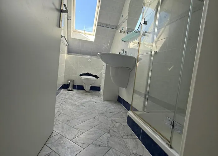 - Zwischen Den Wassern - Ostsee Und Bodden ديارهاجين